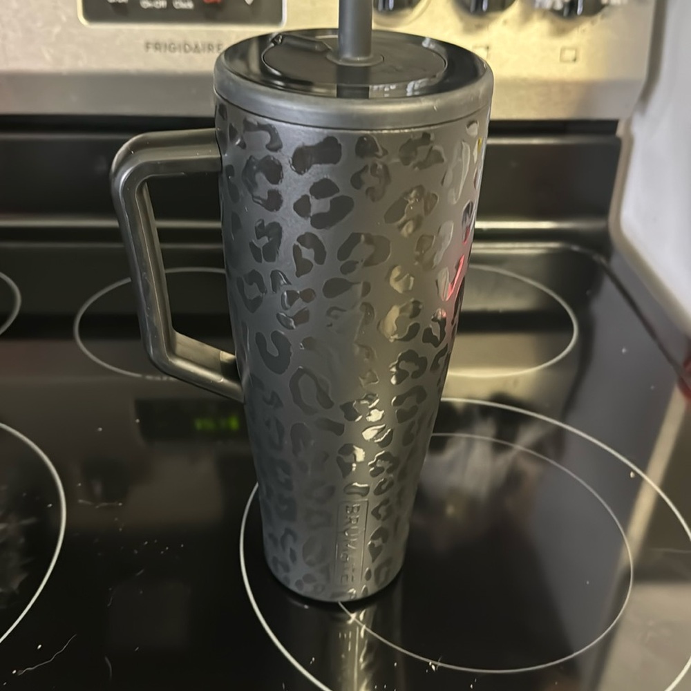 Matte Black Leopard-Pattern Travel Mug with Handle